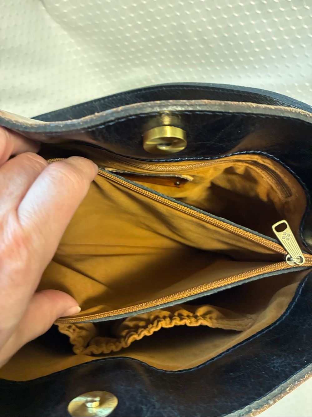 Patricia Nash Leather Lavello Bucket Bag Like New - Picture 9 of 10